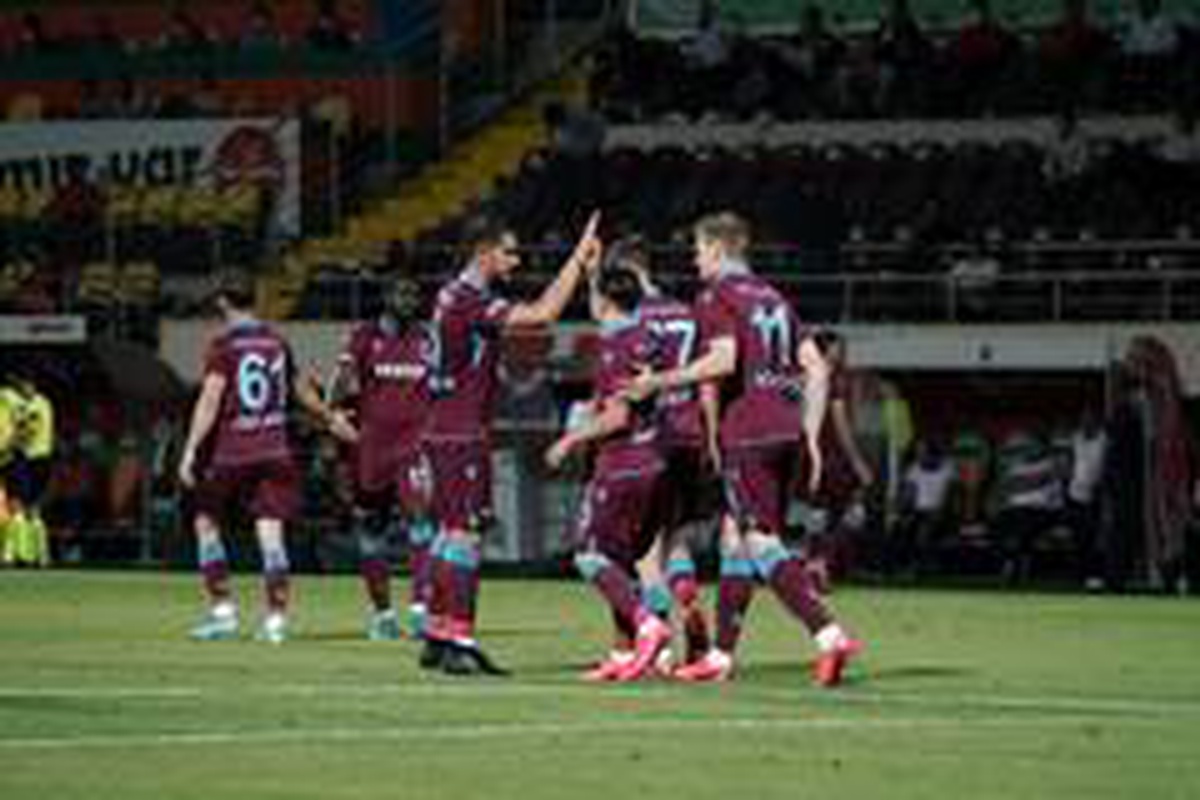 Süper Lig: Aytemiz Alanyaspor: 0 Trabzonspor: 1 (Maç devam ediyor)