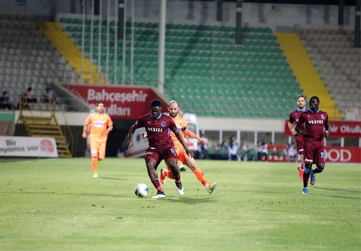 Süper Lig: Aytemiz Alanyaspor: 1 Trabzonspor: 1 (İlk yarı)