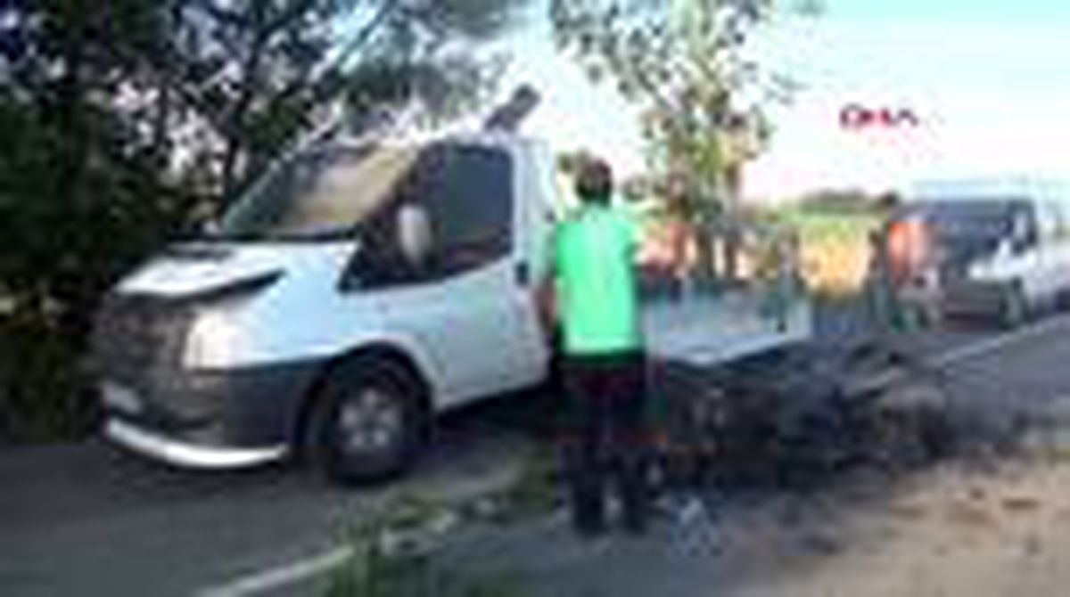 TEKİRDAĞ Atılan izmarit, mangal kömürü yüklü kamyonet kasasında yangın çıkardı