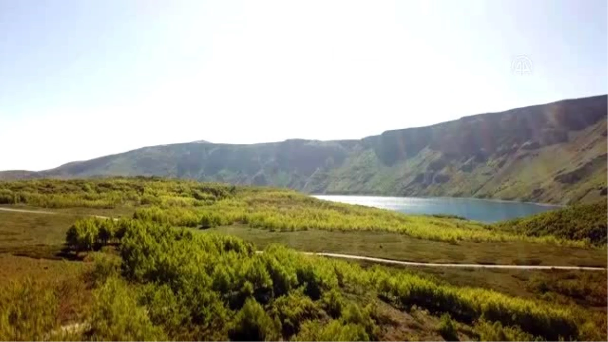 "Yeryüzü cenneti" Nemrut Krater Gölü\'nde normalleşme bereketi