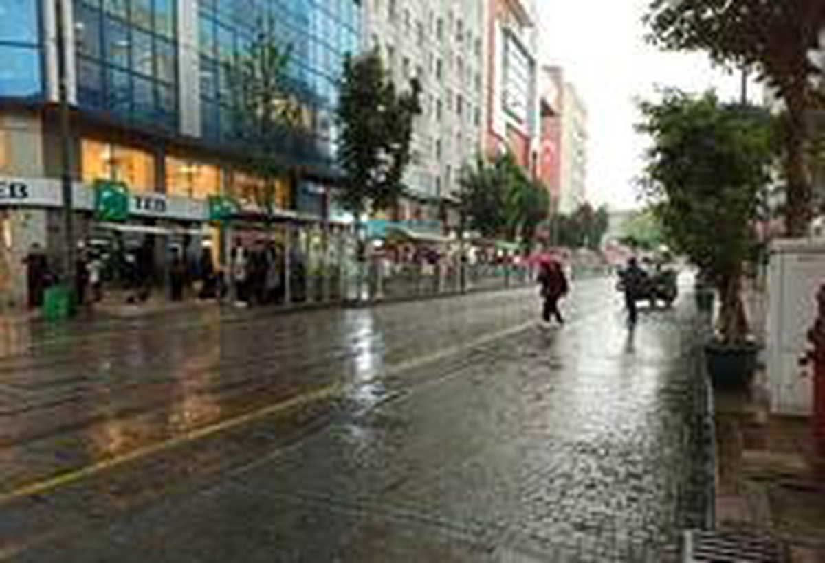 AFAD ve Meteoroloji\'nin uyarıları ardından yoğun yağış başladı