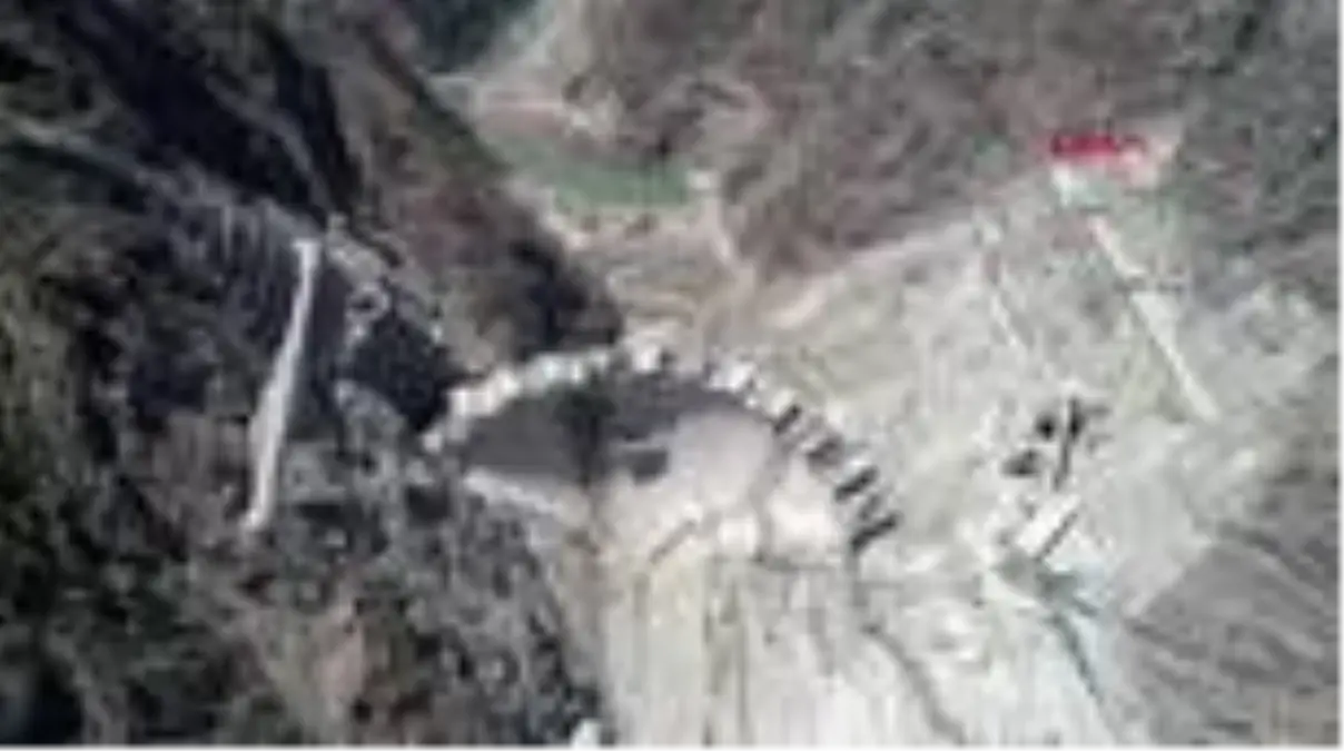 ARTVİN Türkiye\'nin en yüksek baraj inşaatının gövde yüksekliğinde son 65 metre