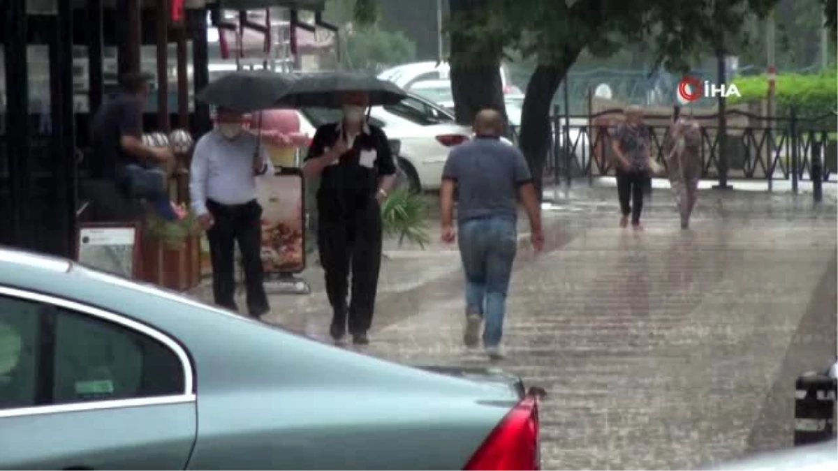 Aydın\'da sağanak yağış hayatı olumsuz etkiledi