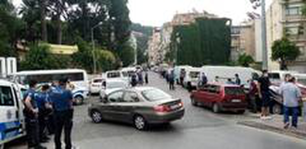Aydın\'da tezgah açmasına izin verilmeyen pazarcı esnafı isyan etti
