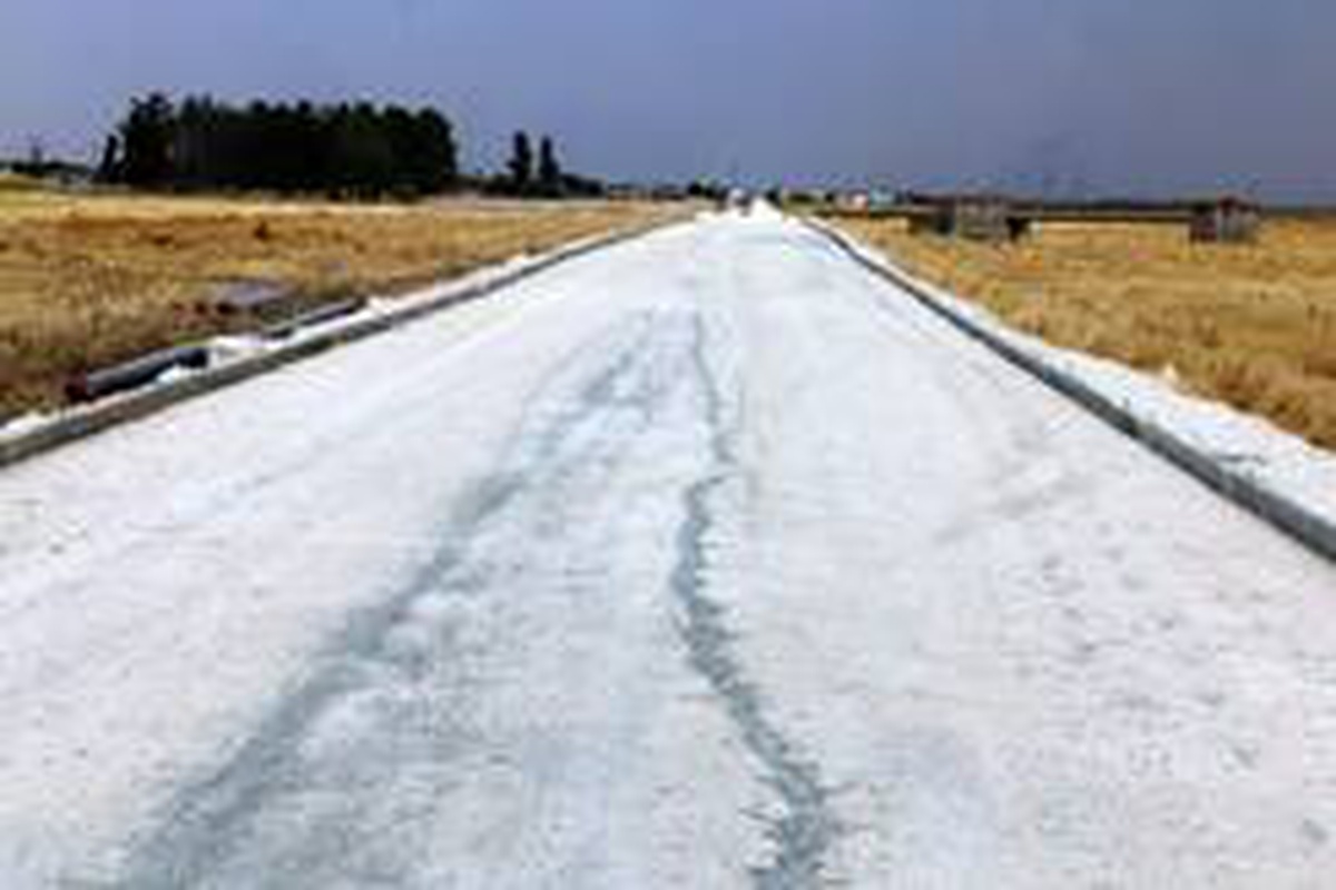 Başkan Yalçınkaya beton yol çalışmalarını denetledi
