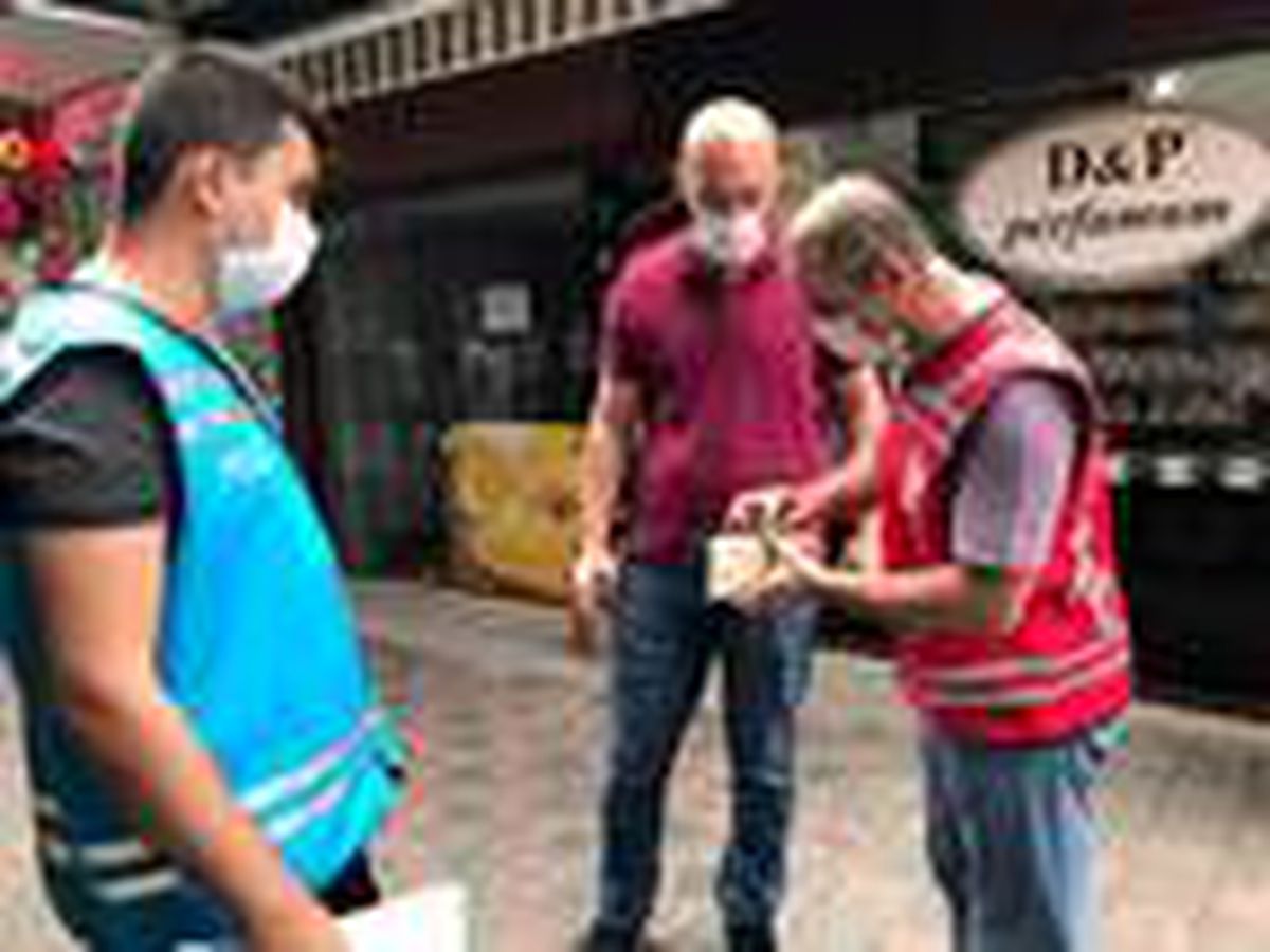 Bulduğu cüzdanı polise teslim etti