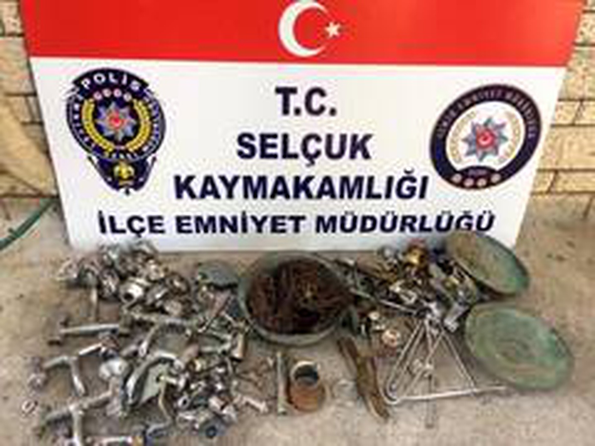 Selçuk\'ta polis hırsızları kıskıvrak yakaladı