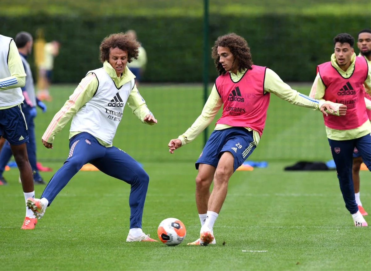 Arsenal, David Luiz ile 1 yıllık yeni sözleşme imzaladı