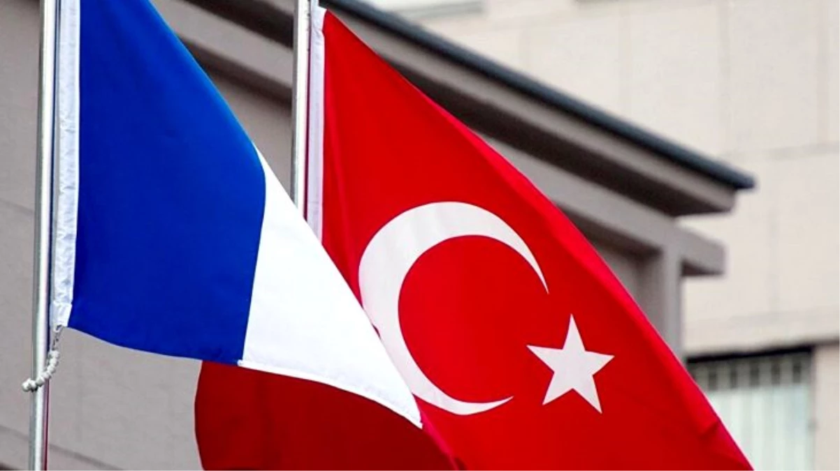 Dışişleri Bakanı Çavuşoğlu, Türkiye ile ilgili küstah sözler sarf eden Macron\'a yanıt verdi