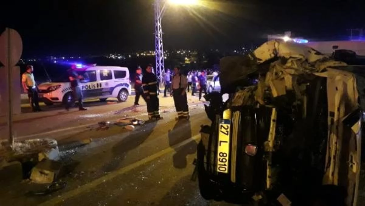 Hafif ticari araç, otomobile çarptı: 1 ölü, 4 yaralı