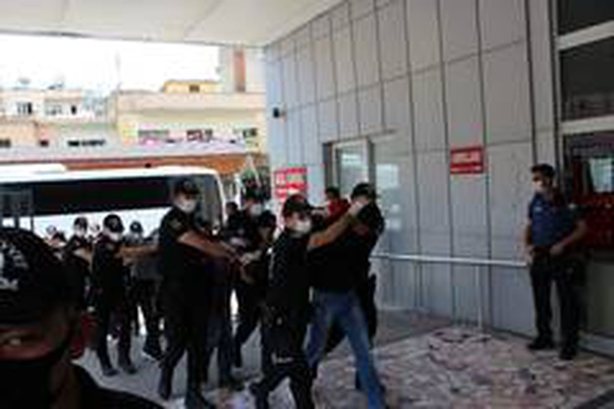 İskenderun\'da silahlı bıçaklı kavga: 6 yaralı