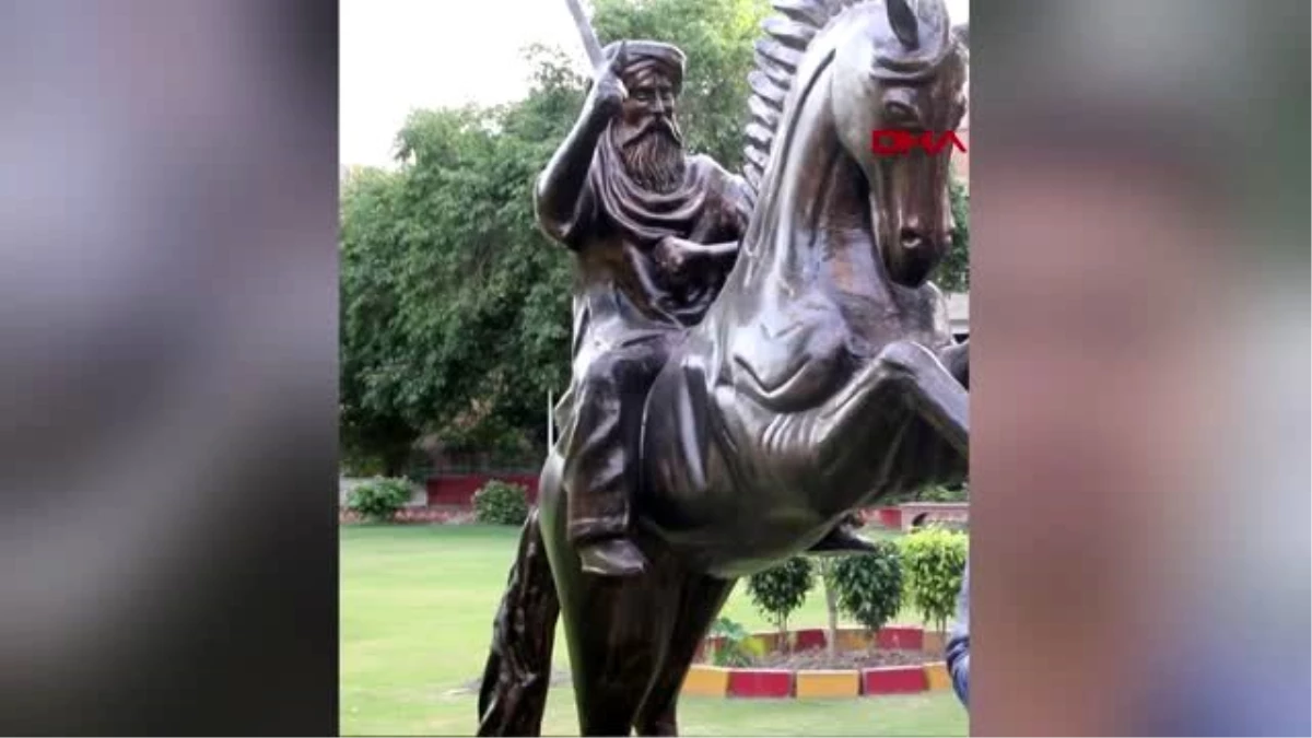 Pakistan\'da Ertuğrul Gazi\'nin heykeli dikildi
