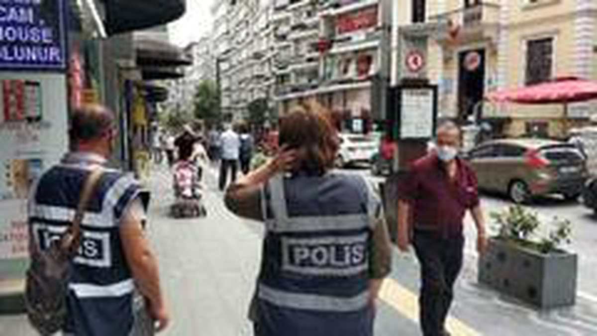 Son dakika haberi | Samsun\'da \'maske takın\' diye uyaran polise bıçaklı saldırı