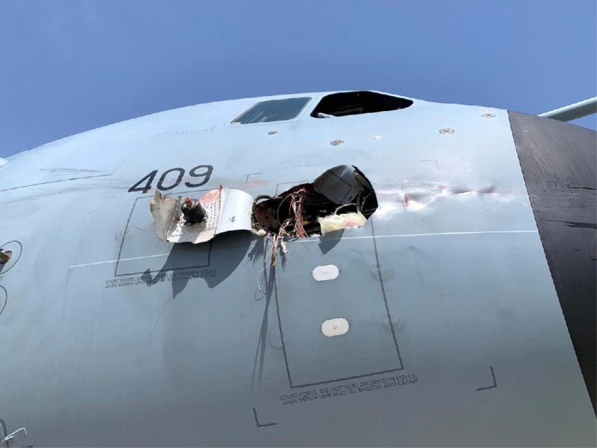İspanya\'ya ait askeri kargo uçağı kuş çarpması sonucu acil iniş yaptı