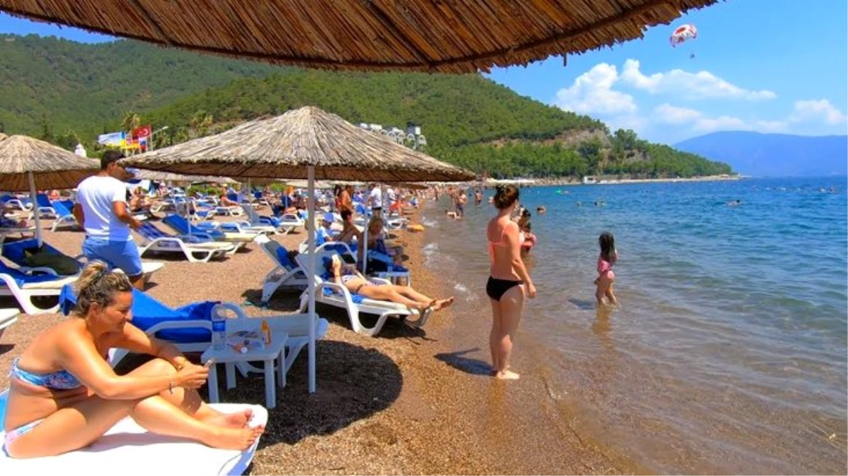 Marmaris\'te tatilciler sokağa çıkma kısıtlamasından muaf tutuldu