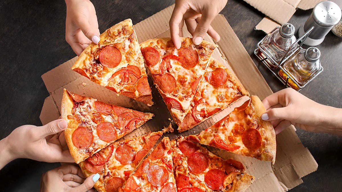 Pizza Şirketi Yorum Yapan Müşteriye Dava Açtı: Nevzat Aydın Devreye Girdi