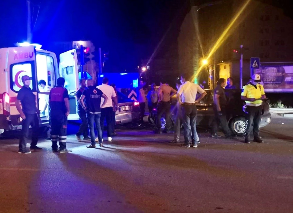 Son dakika haberleri | Sungurlu\'da iki otomobil çarpıştı: 2 yaralı