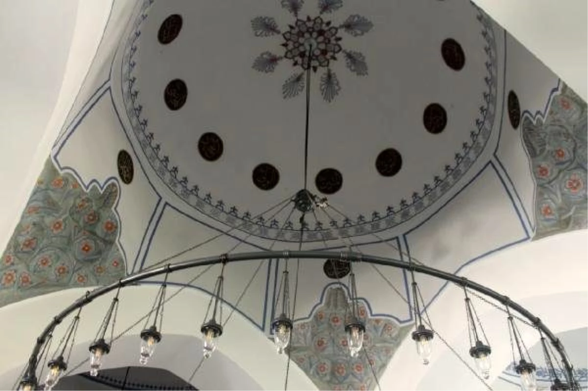 Vakıflar Genel Müdürü\'nden Nasrullah Camii\'ndeki restorasyonla ilgili iddialara yanıt
