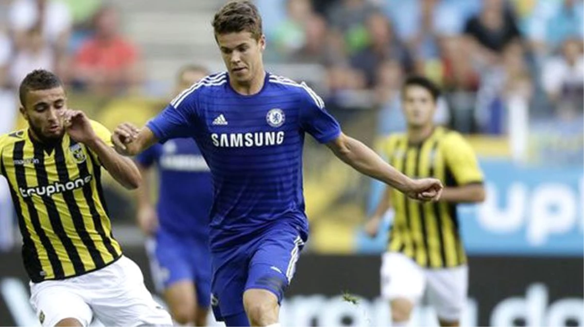 Chelsea, Hollandalı futbolcusu Marco Van Ginkel ile sözleşme uzattı