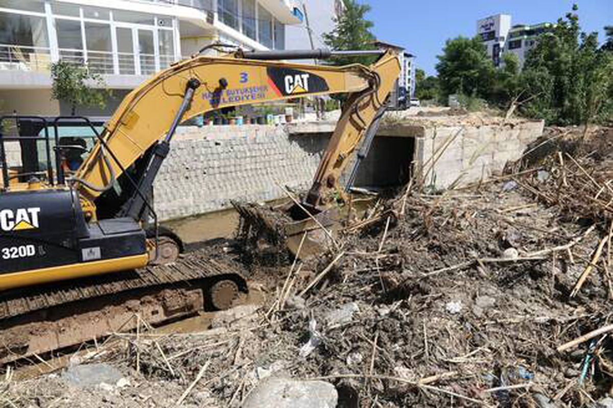 Dere temizliği çalışmaları devam ediyor