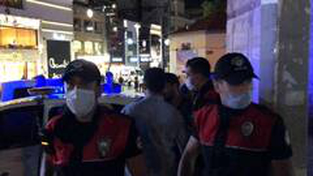 İstiklal Caddesi\'nde korku dolu anlar yaşatan şahıs gözaltına alındı