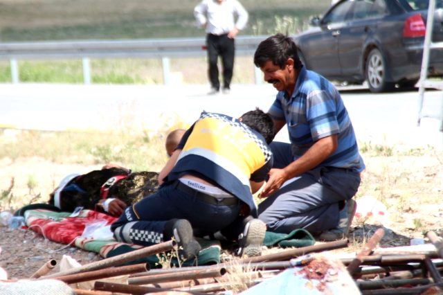 Son dakika: Konya'da tarım işçilerini taşıyan minibüs tırla çarpıştı, 6 kişi hayatını kaybetti