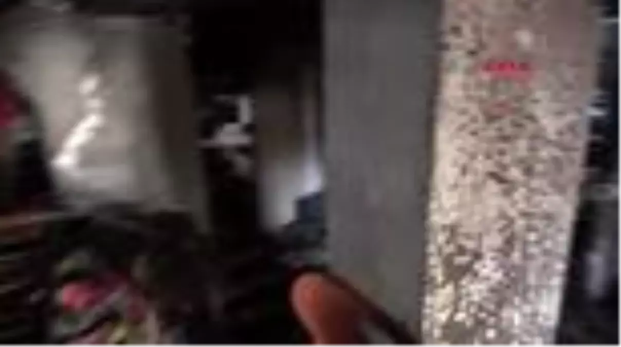 BAHÇELİEVLER\'DE PATLAMAYLA HARABEYE DÖNEN İŞYERİNİN İÇİ GÖRÜNTÜLENDİ