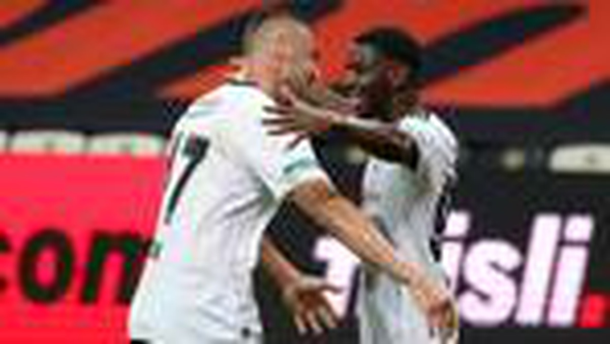Beşiktaş\'ta Diaby\'den Sergen Yalçın itirafı: \'Söz verdim\'