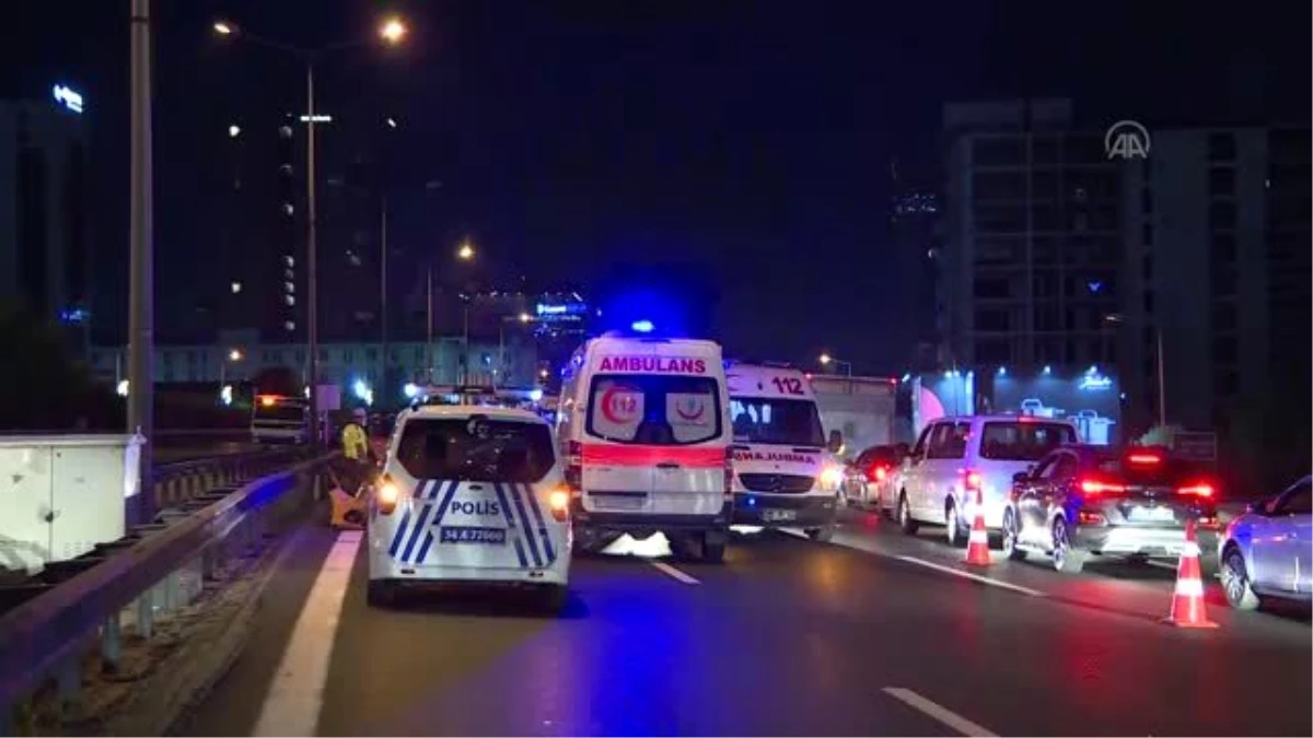 Son Dakika | İstanbul\'da trafik kazası: 1 ölü, 2 yaralı