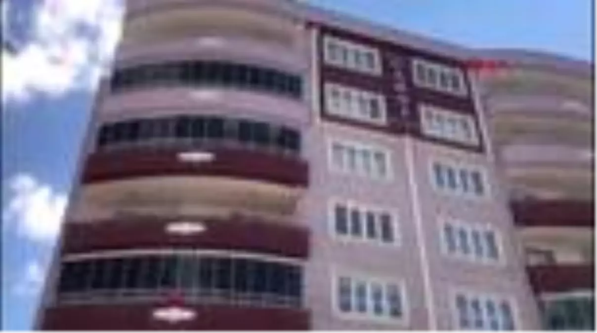 KAHRAMANMARAŞ Afşin\'de, 6\'ncı kattan düşen kadın, hayatını kaybetti