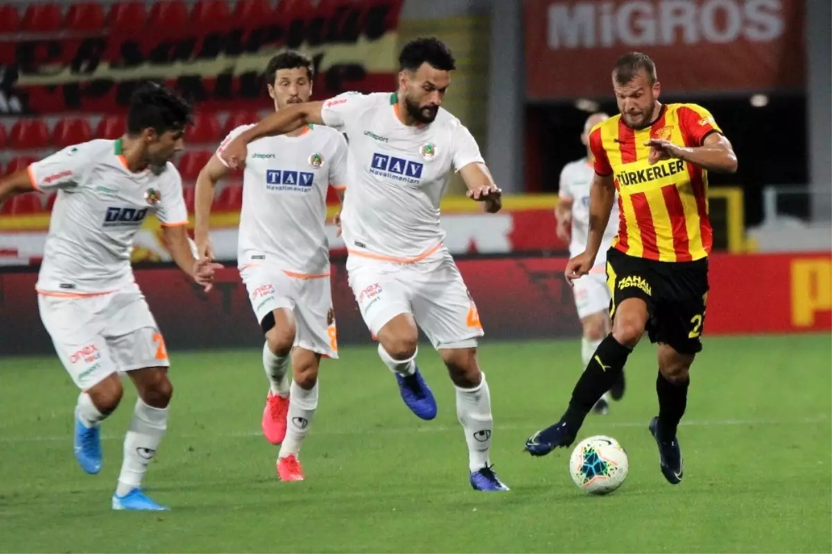 Süper Lig: Göztepe: 1 Aytemiz Alanyaspor: 2 (İlk yarı)