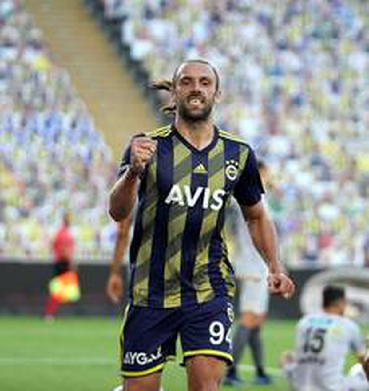 Vedat 15. golünü attı