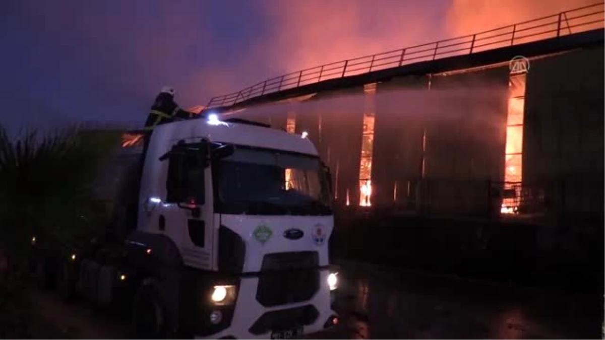 Adana\'da fabrika yangını (9)