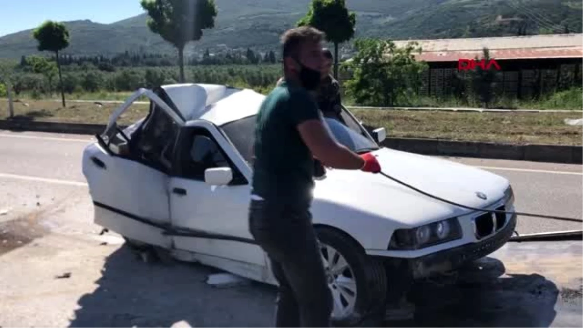 BURSA Seyir halinde aniden duran otomobile TIR çarptı: 1 yaralı