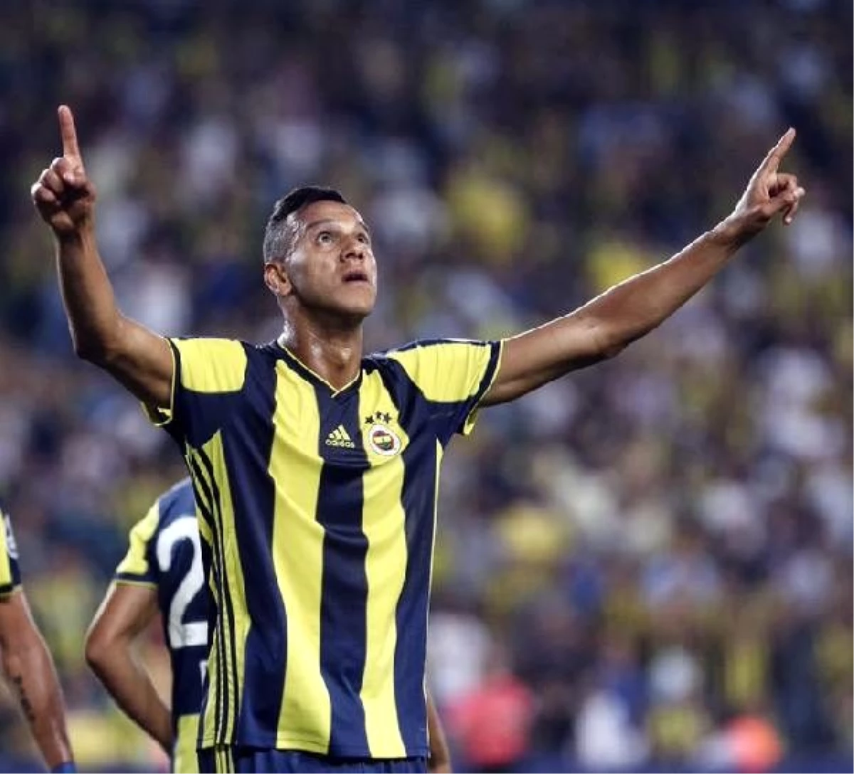 Fenerbahçe\'nin eski oyuncusu Josef de Souza\'da koronavirüs çıktı