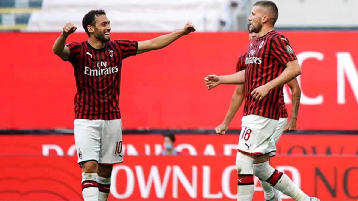 Hakan Çalhanoğlu\'nun gol attığı maçta Milan, Roma\'yı 2-0 yendi