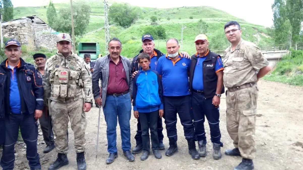 Hayvanlarını otlatırken kaybolan küçük çoban bulundu