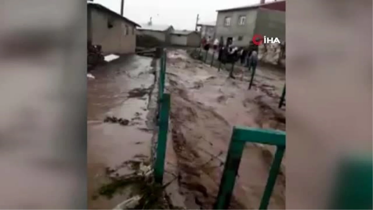 Yağış sonrası dere taştı, evleri su bastı