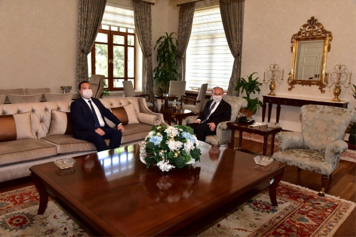 Başkan Dutlulu Vali Karadeniz\'e Akhisar\'ı anlattı