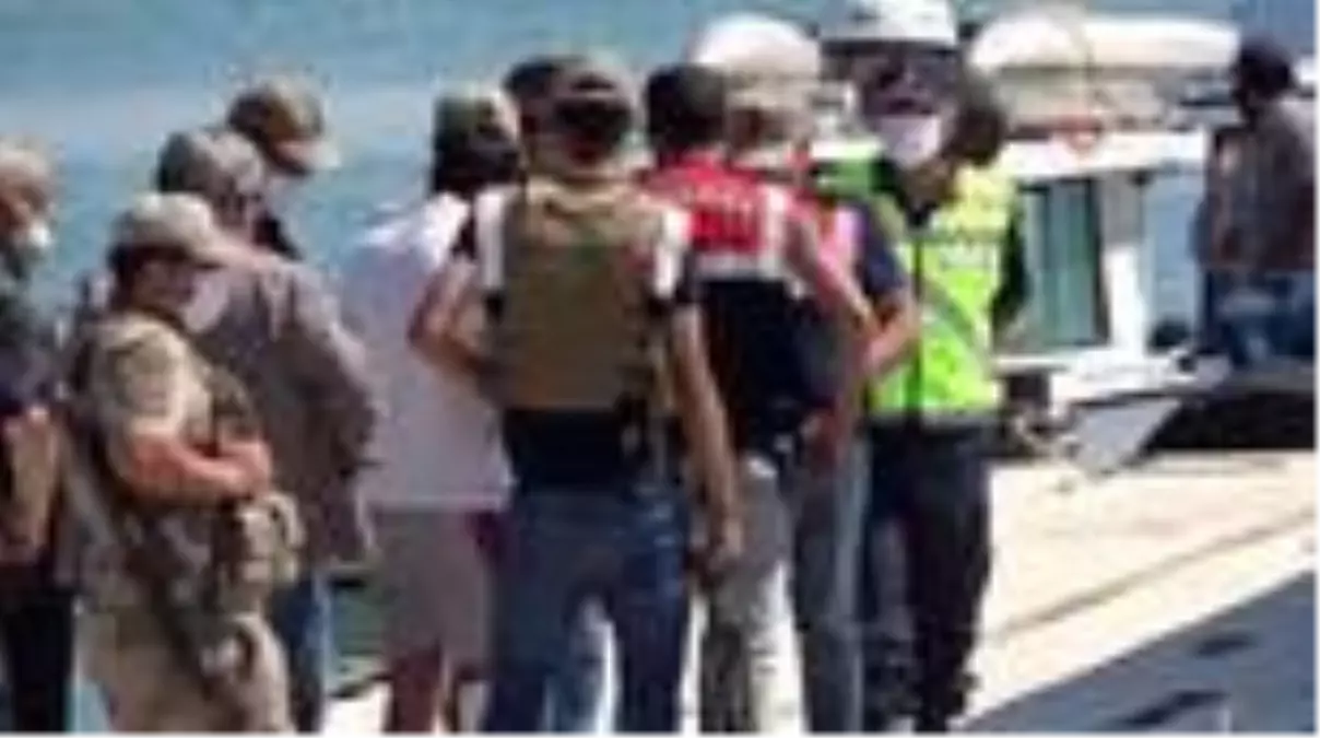 Son dakika! Battığı iddia edilen tekneden sağ kurtulan şahıs da arama çalışmalarına katıldı