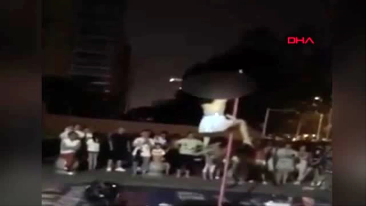 Çin\'de okul çıkışına kurulan "direk dansı" gösterisine soruşturma