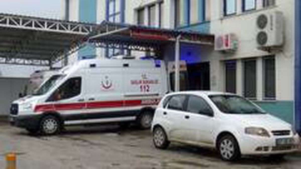 Devrilen motosikletteki 2 kişi yaralandı
