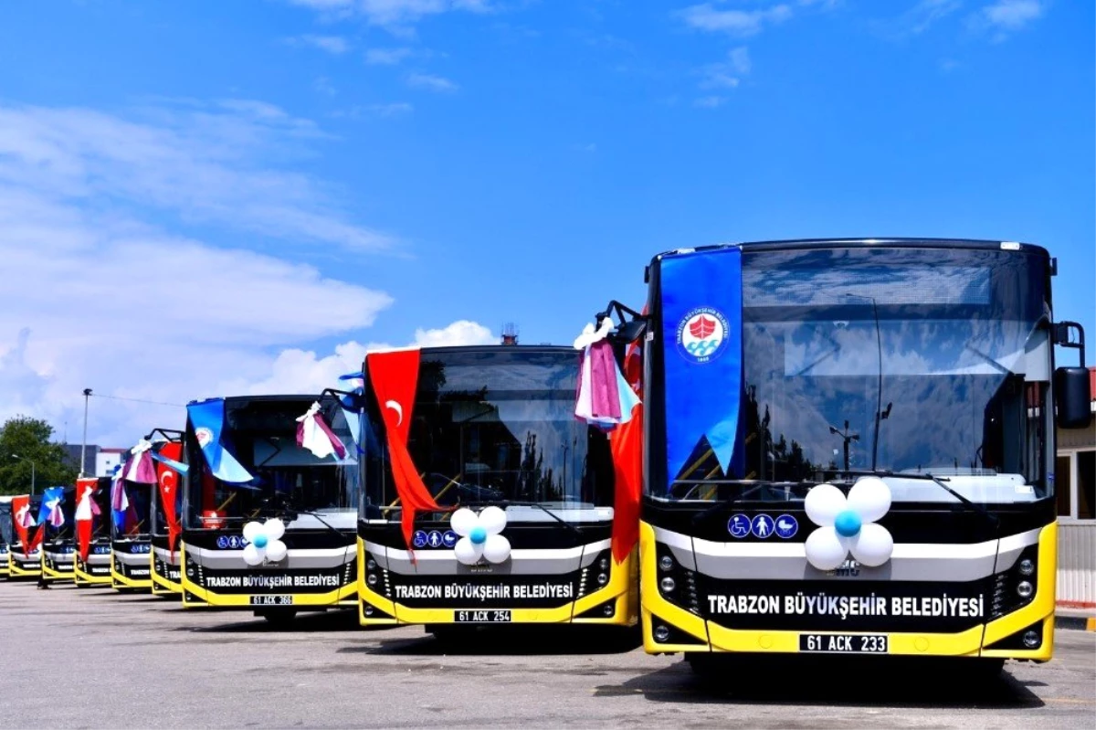 Trabzon\'da Büyükşehir Belediyesi 20 yeni otobüsü hizmete soktu