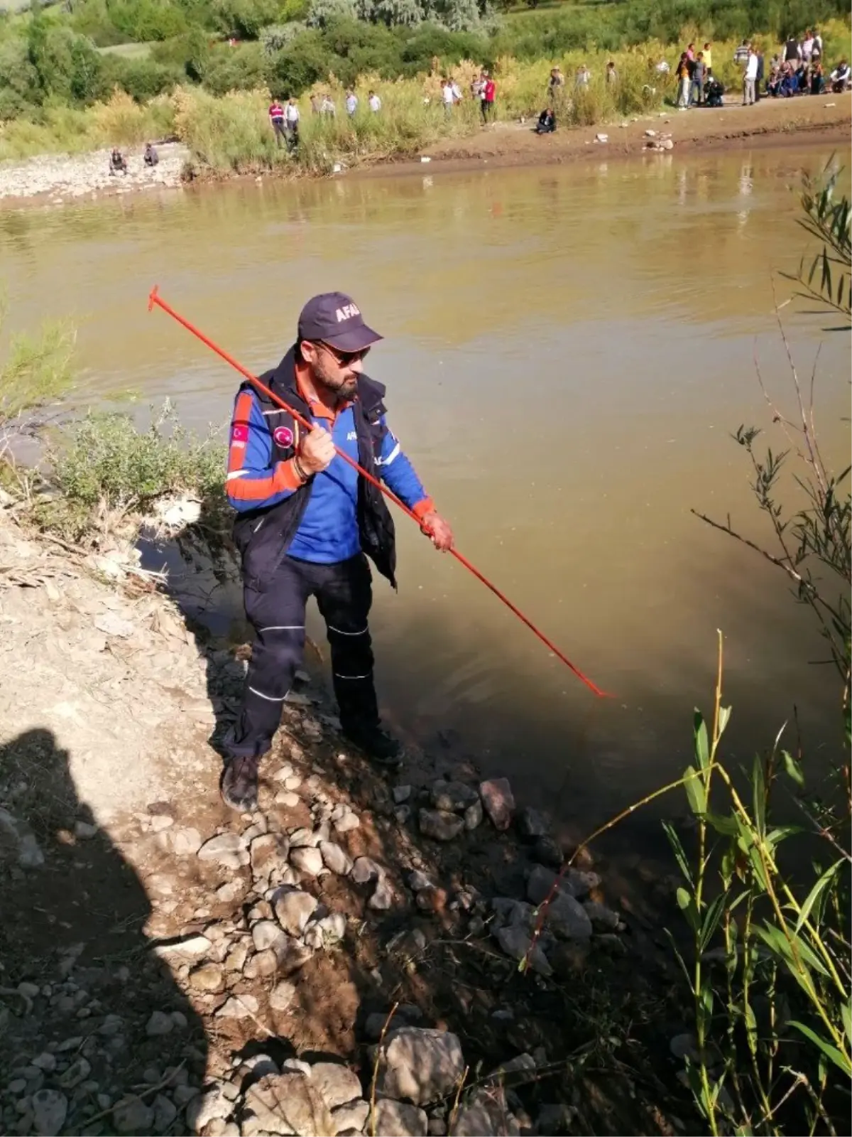 16 yaşındaki Azat Aras Nehri\'nde kayboldu