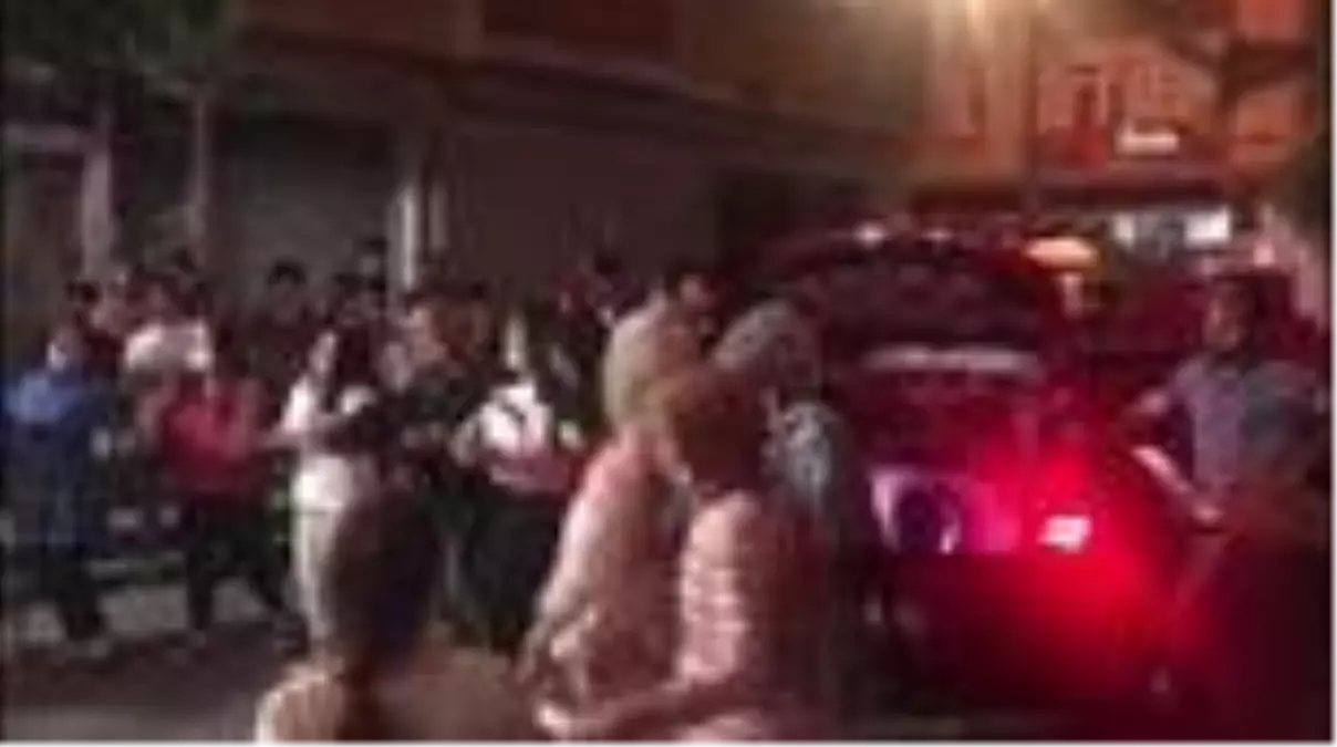 Arnavutköy\'de pes dedirten görüntüler: Korona virüs yokmuş gibi eğlendiler