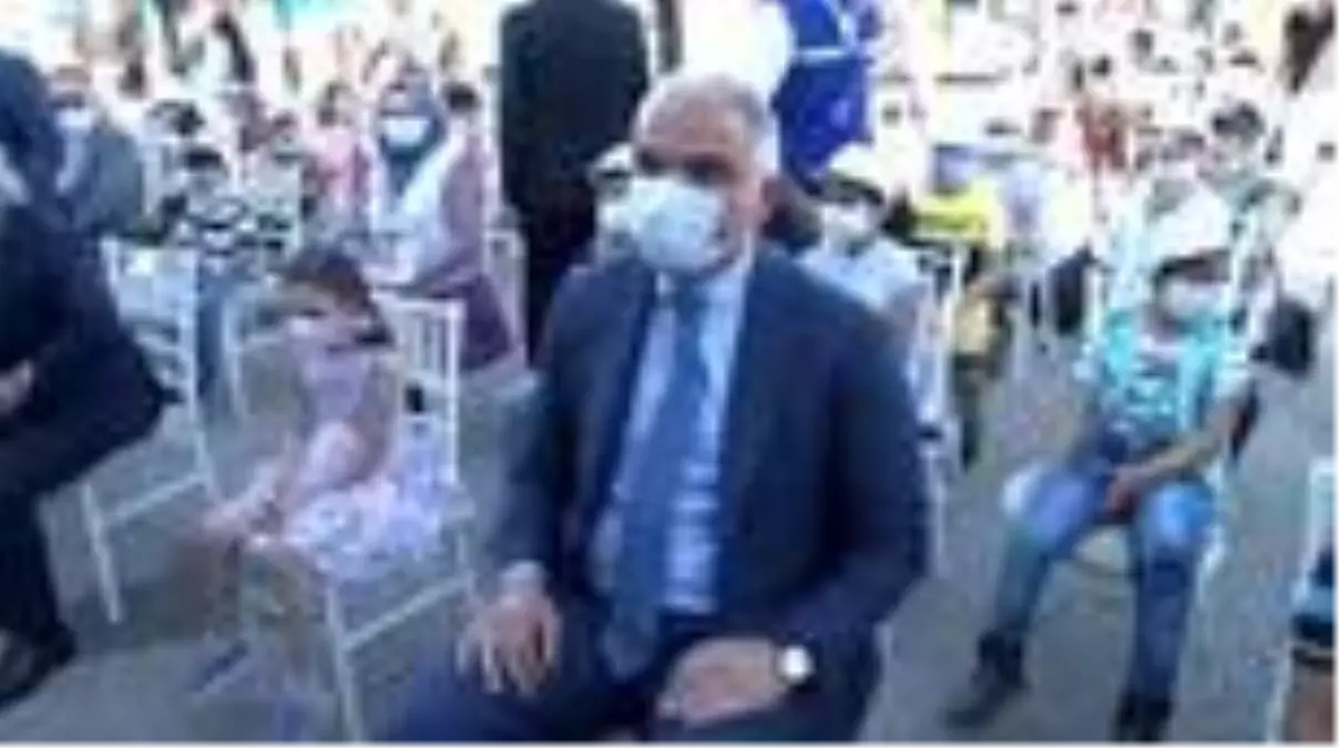 Bakan Ersoy, \'Yürüyen Tiyatro Sahnesi\'ni Erzincan\'a uğurladı