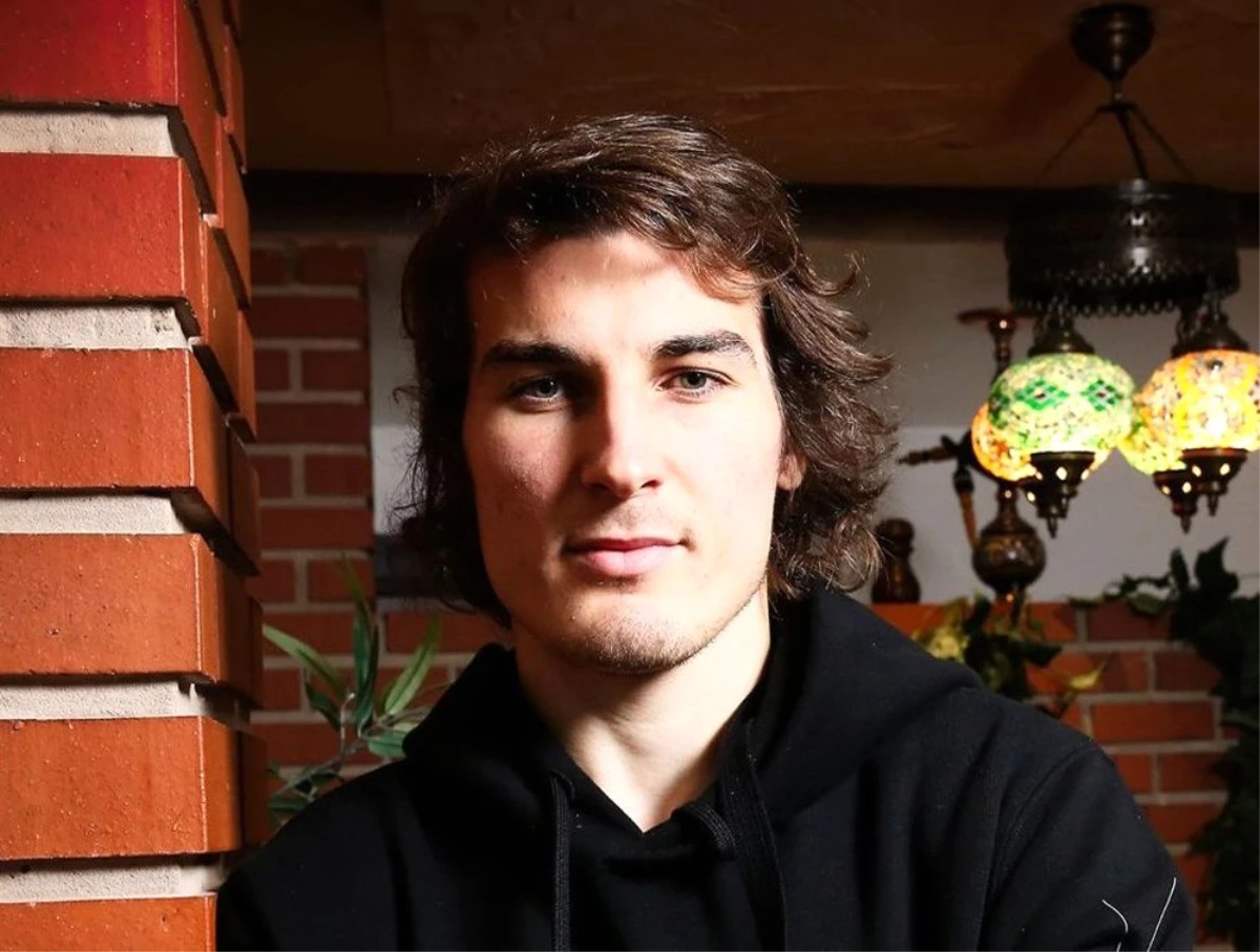 Çağlar Söyüncü: "Premier Lig\'de ülkemi temsil ediyorum"