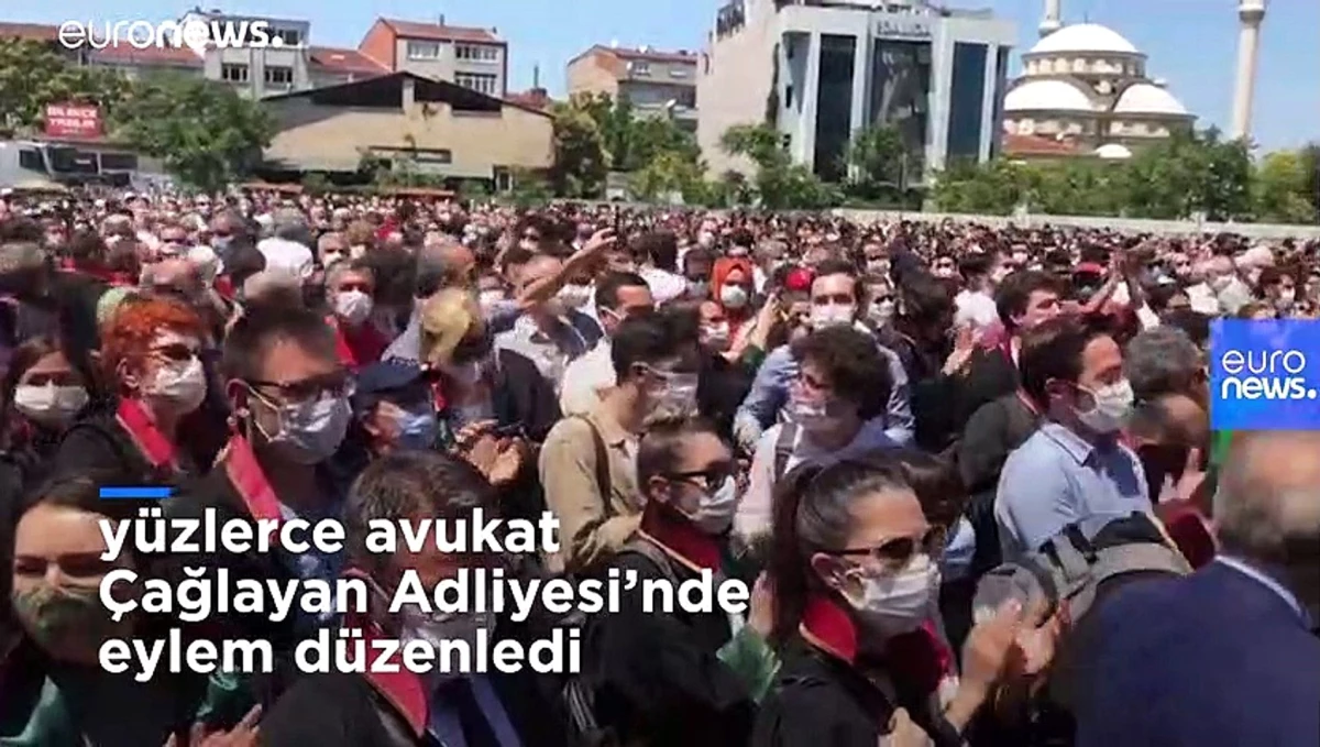 Çağlayan\'da İstanbul Barosu\'ndan çoklu baro sistemi teklifine karşı eylem: \'Savunma susturulamaz\'