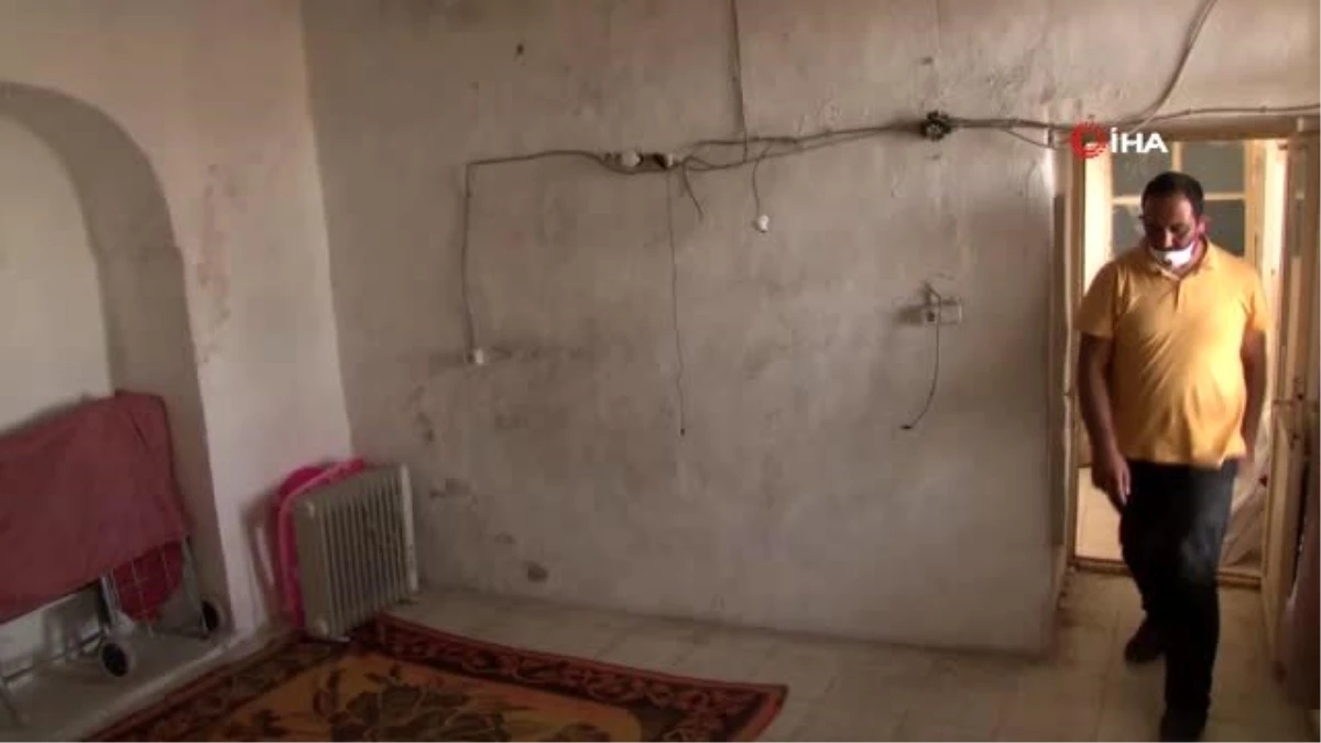 Doğduktan sonra cami avlusunda bırakılan zihinsel engelli Mardinli Çetin hayata tutunmaya çalışıyor