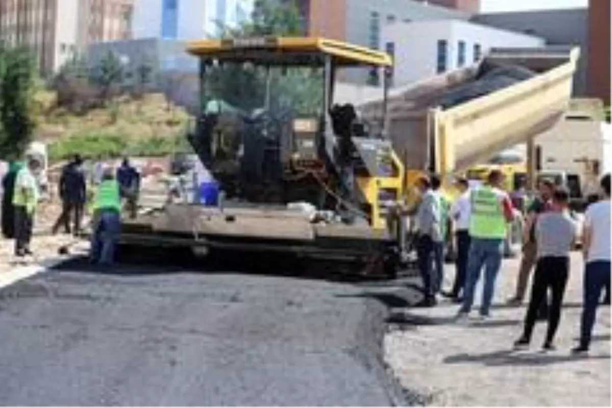 Şifa meydanı ve Devlet Hastanesi çevresinde asfalt serimine başlandı